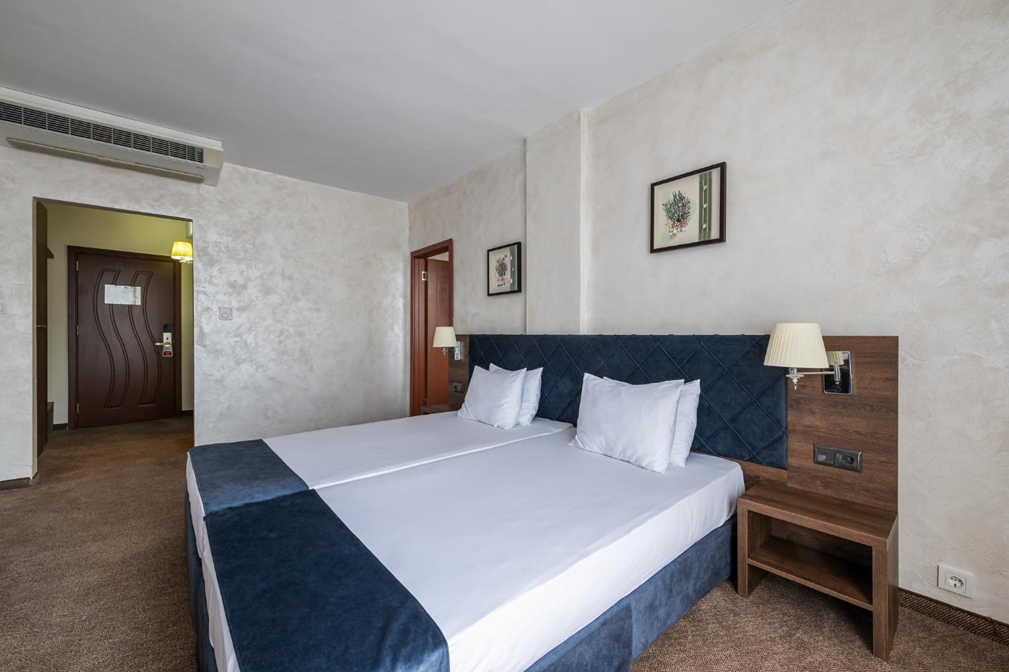 Flamingo Hotel 3*